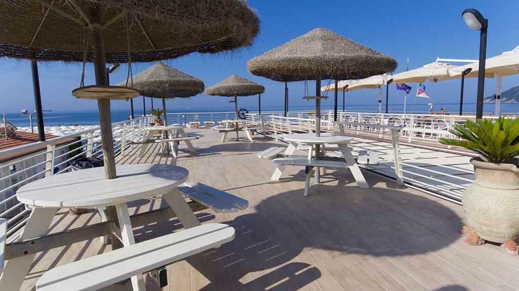 Hotel Delfino Marina Di Carrara Εξωτερικό φωτογραφία