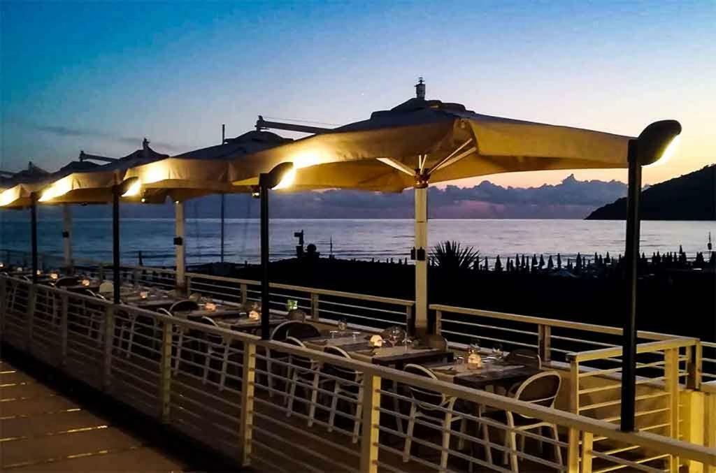 Hotel Delfino Marina Di Carrara Εξωτερικό φωτογραφία