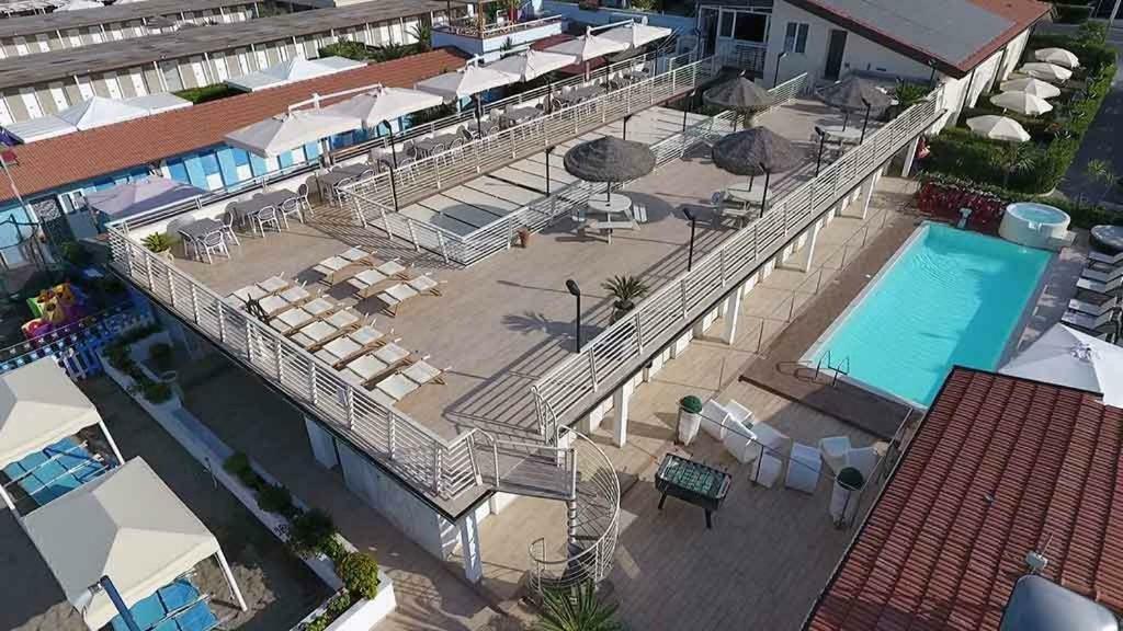 Hotel Delfino Marina Di Carrara Εξωτερικό φωτογραφία