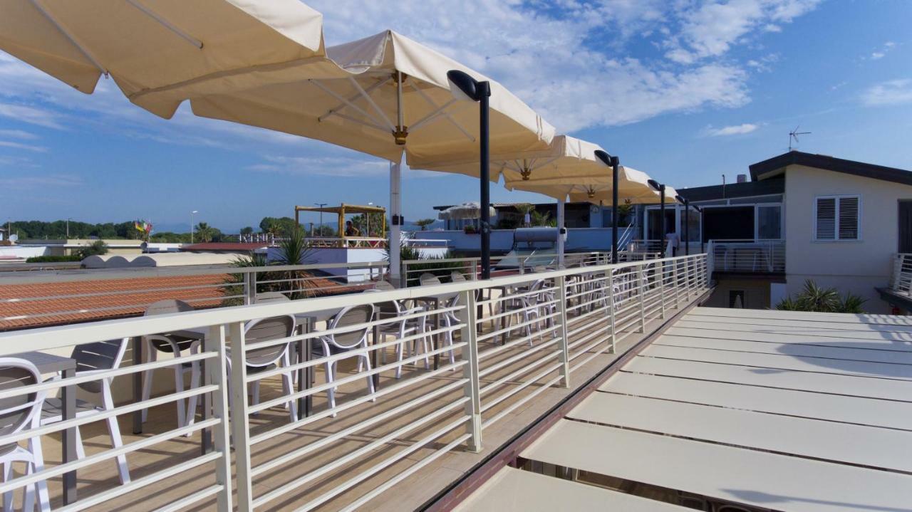 Hotel Delfino Marina Di Carrara Εξωτερικό φωτογραφία