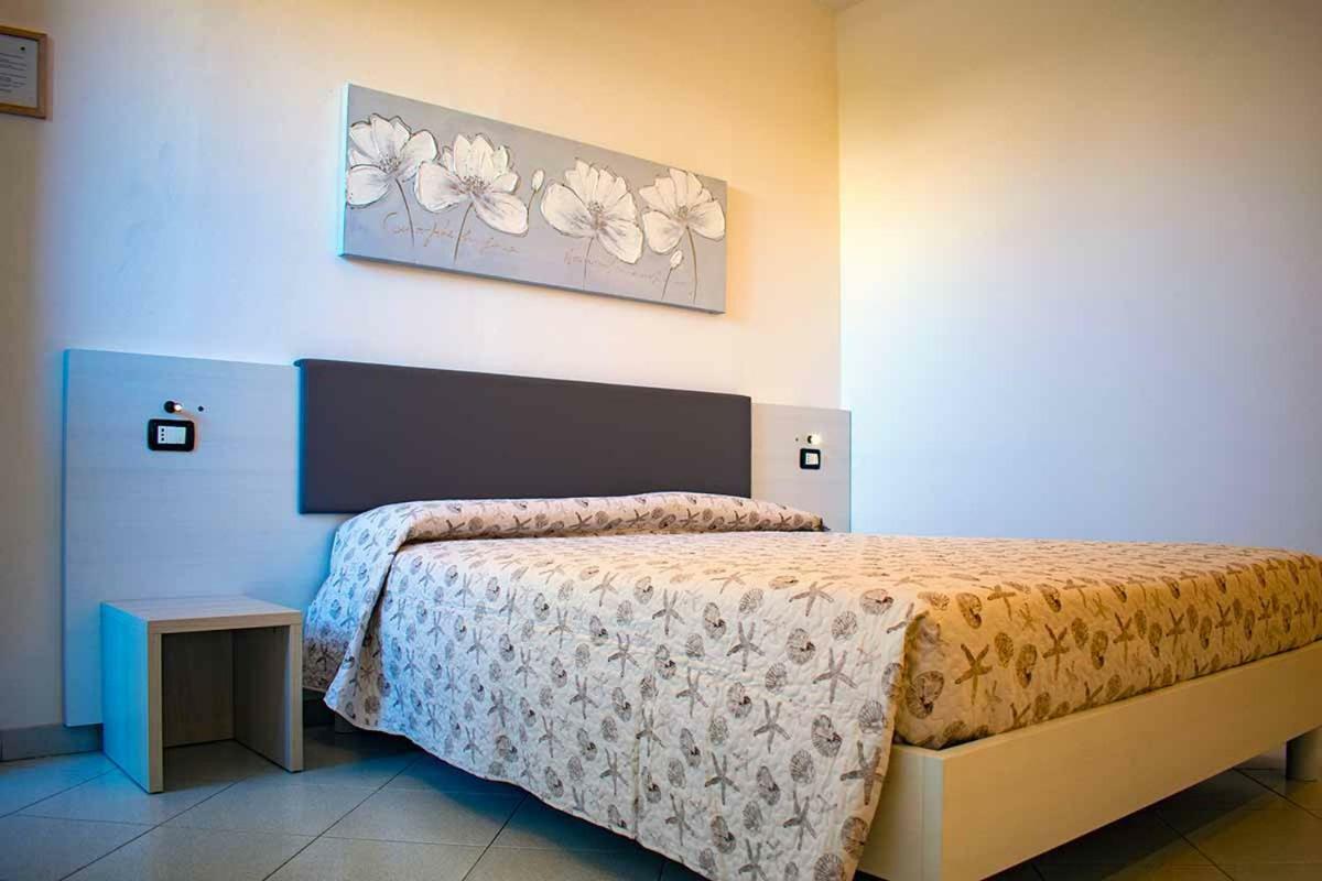 Hotel Delfino Marina Di Carrara Εξωτερικό φωτογραφία