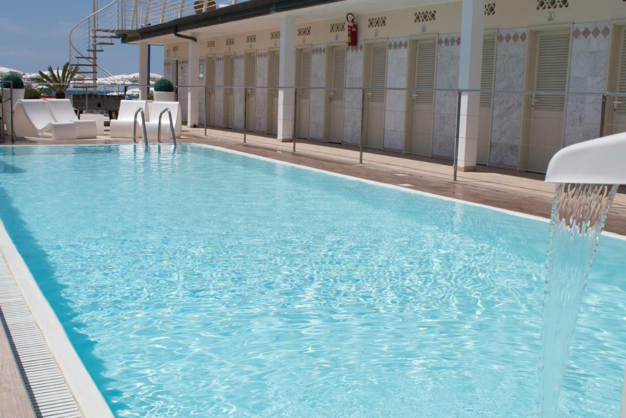 Hotel Delfino Marina Di Carrara Εξωτερικό φωτογραφία